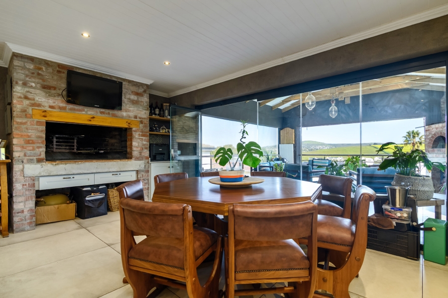 6 Bedroom Property for Sale in Kenridge Heights Western Cape